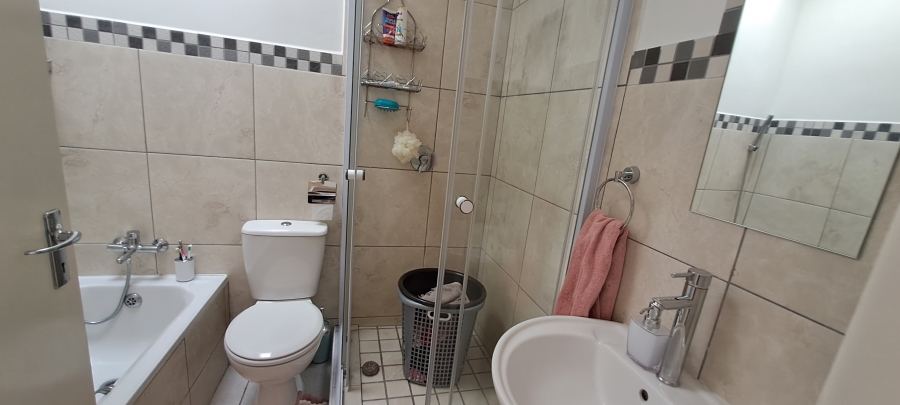 2 Bedroom Property for Sale in Beverly Park Western Cape